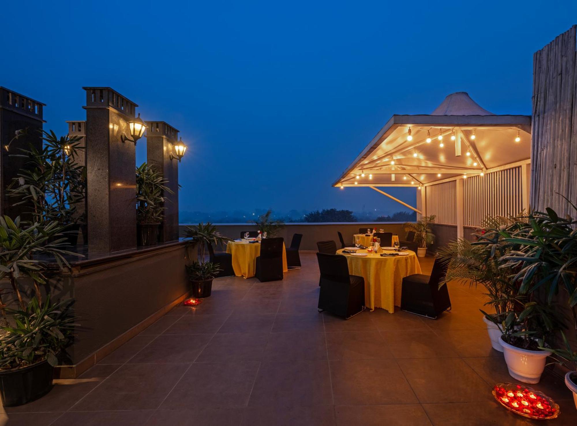 Hotel Saket 27 Νέο Δελχί Εξωτερικό φωτογραφία